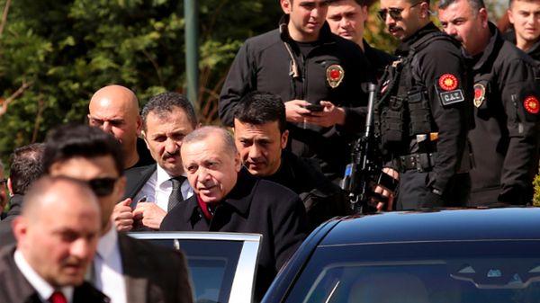 7. Cumhurbaşkanı ve AKP Genel Başkanı Recep Tayyip Erdoğan'ın korumaları için her gün yaklaşık 1,3 milyon TL harcanıyor.