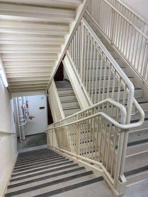 4. “Bu oteldeki merdiven boşluğu 2 farklı merdiven boşluğuna sahiptir.”
