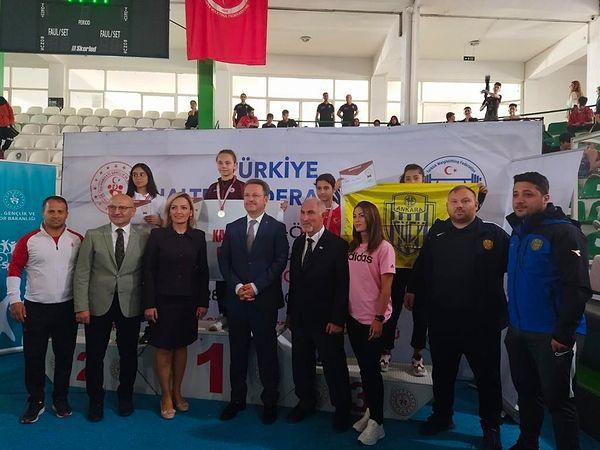Giresun'da 25 - 28 Mayıs tarihleri arasında yapılan Yıldızlar Türkiye Şampiyonasındaki (51 kg) kadın sporcular şöyle:
