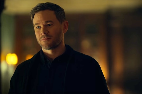 Aaron Ashmore as Gil Timmins