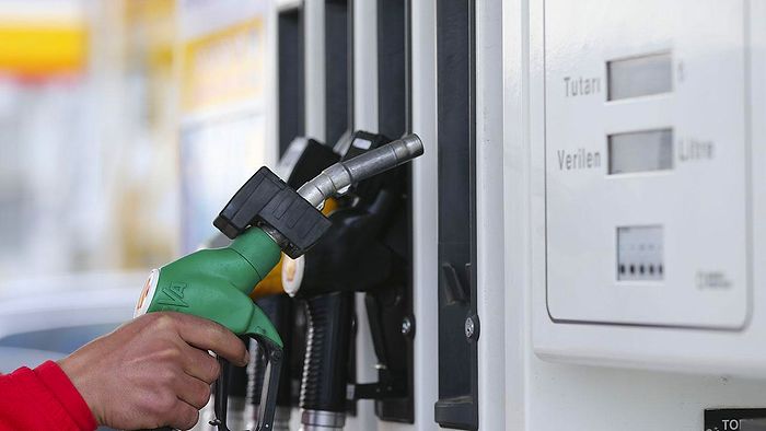 Dün Bir Bugün İki: Benzine Zam Geldi! Yanlış Okumadınız Dün de Gelmişti