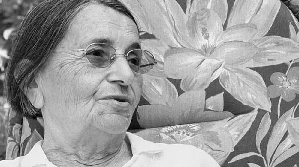 Gülten Akın Kimdir? Gülten Akın'ın Eserleri ve Ödülleri