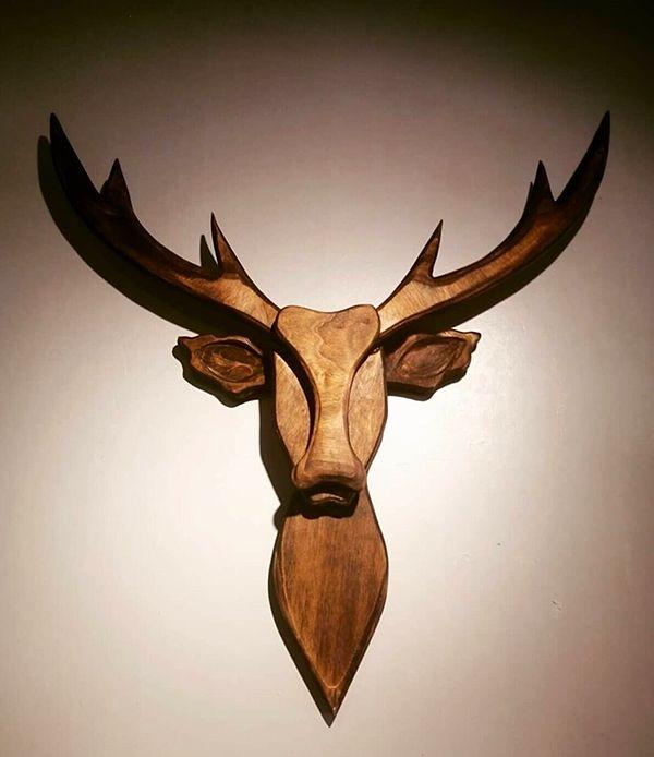 6. Farklı bir dekor için geyik kafası duvar süsü...