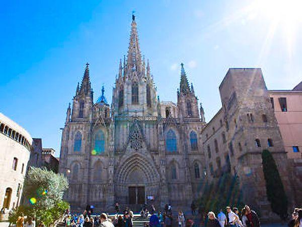 5. Barselona Katedrali'ni ziyaret edin.
