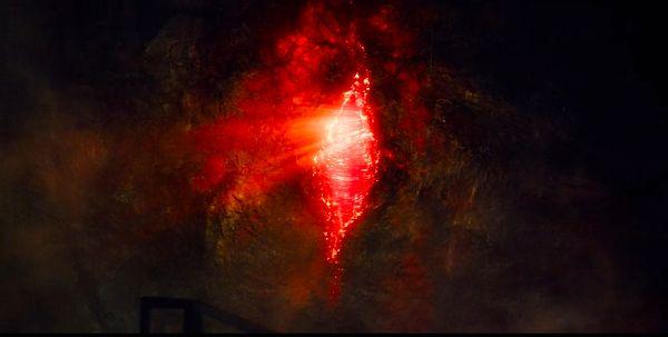 Eleven'ın Baş Aşağı Dünya'ya nasıl bir portal açtığı ilk üç sezon boyunca açıklanmadı, ancak El'in uzaktan Demogorgon'un yerini tespit edebildiğini biliyoruz.