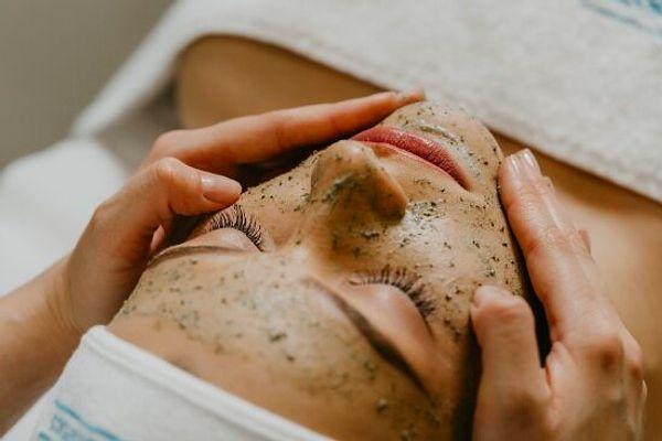 2. Her gün cildinize peeling yapmak zararlı olabilir.