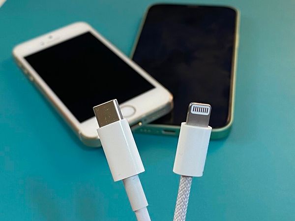 Sizce iPhone modelleri de artık Android gibi USB-C'ye geçiş yapmalı mı? Yorumlarınızı bekliyoruz.