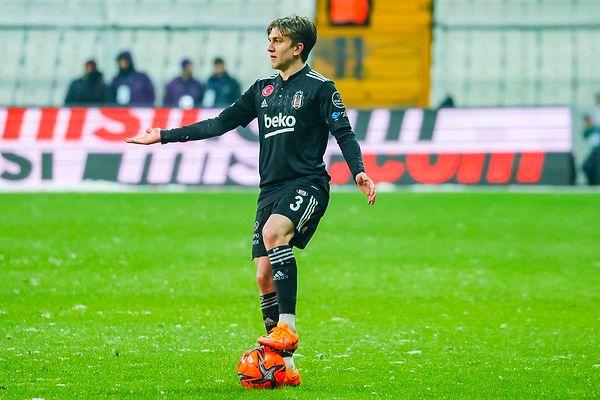 3. Torino, Rıdvan Yılmaz için teklifini 5 milyon euro'ya yükseltti. Beşiktaş, 7 milyon euro'da ısrar ediyor. (Tuttosport)
