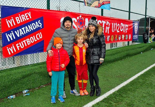 Sarı kırmızılıların altyapısında yıllardır eğitim alan iki kardeş, Galatasaray'ın gelecekteki yıldızları olacağa benziyor. Sizde ne gen varmış Akman Ailesi. Gıptayla takip ediyoruz.