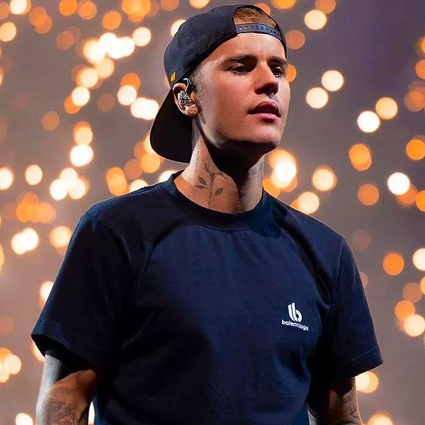 8. Dünyaca ünlü şarkıcı Justin Bieber, rahatsızlığı nedeniyle geçtiğimiz günlerde Justice World Tour Turnesi'ni iptal etmişti. Justin Bieber Instagram hesabından yaptığı bir açıklamayla, nadir görülen bir sendrom nedeniyle yüz felci geçirdiğini açıkladı!