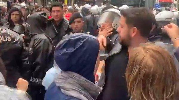 HDP milletvekili Saliha Aydemir yürüyüşü engellemek isteyen polise yumruk attı.