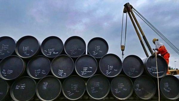 Küresel enflasyon konusunda endişeler petrol fiyatlarını aşağı çekiyor