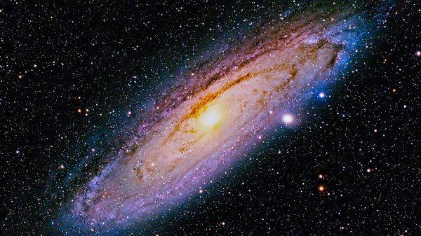 Her ne kadar statik görünse de, Samanyolu aslında daha küçük galaksilerle beslendiği bir öğün programına sahip.