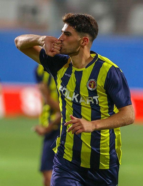 15. Geçen sezon takımı küme düşmesine rağmen Spor Toto 1. Lig'de gol kralı olan Menemensporlu Ahmet Sağat, Giresunspor'a yakın.