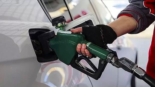 Petrol fiyatları geriledi, akaryakıtta ateş az da olsa söndü!