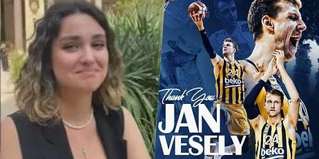 Oyuncu Berna Laçin'in Kızı Ada, Vesely'nin Fenerbahçe'den Ayrılacağını Öğrenince Gözyaşlarına Hakim Olamadı