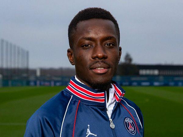 2. Okan Buruk, PSG'nin Senegalli yıldızı Idrissa Gueye'yi transfer etmek istiyor. (Akşam)