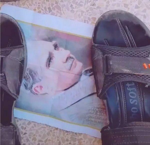 Belki hatırlarsınız geçtiğimiz günlerde TikTok'ta @dyjhf5po2467 isimli bir sığınmacı Mustafa Kemal Atatürk'ün portresi bulunan kağıdı ayaklarının altına alarak video çekmişti. Terliğinin altını da bu kağıtla silen sığınmacı, koyduğu gülen emojilerle dalga geçmişti.