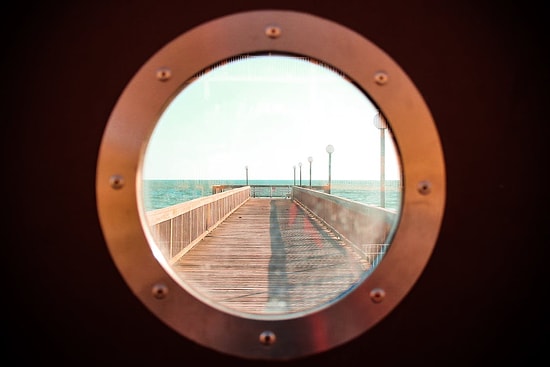 Nilgün Marmara-Sen Kokuyor Yüzeyi Bedenimin Her Gözeneği Şiiri