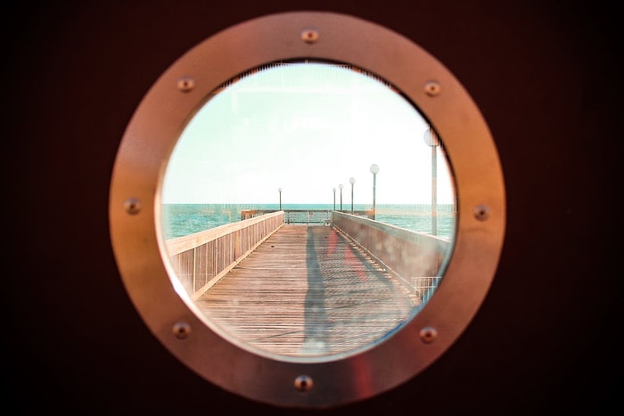 Nilgün Marmara-Sen Kokuyor Yüzeyi Bedenimin Her Gözeneği Şiiri