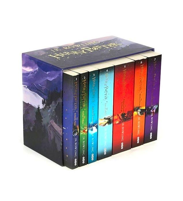 8. Harry Potter hayranlarının en sevdiği set için Harry Potter kutulu set...