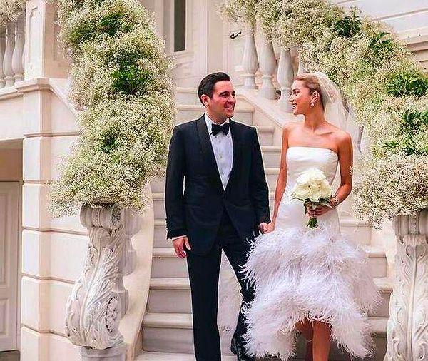 1. Geçen yıl sade bir nikahla evlenen Hacı Sabancı ve Nazlı Kayı çifti Çırağan Sarayı'nda büyüleyici bir düğünle yeniden evlendi.