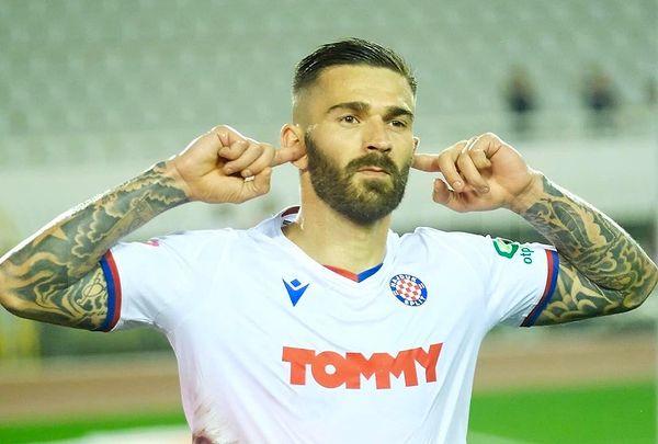 6. Galatasaray'da golcü transferi için Marko Livaja ismi gündeme geldi. (Sabah)