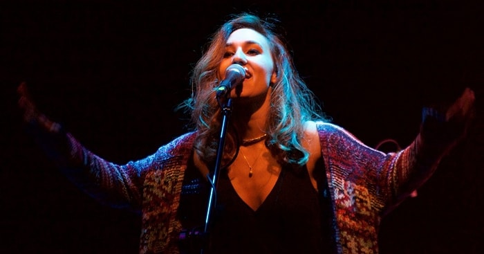 Her Şarkısında Kendinizden Bir Parça Bulabileceğiniz 13 Sedef Sebüktekin Şarkısı