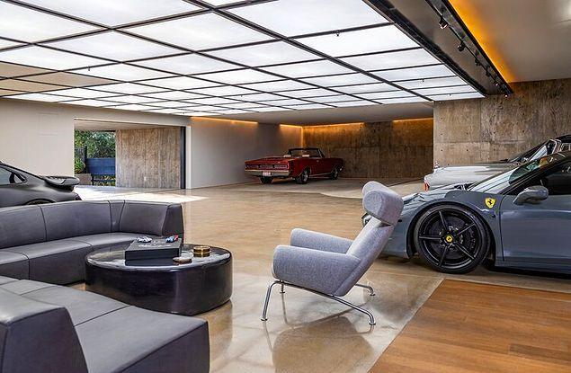 Milyon dolarlık garaj.