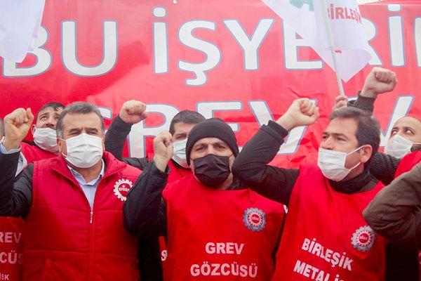 Türkiye'nin listede bulunmasının nedenleri olarak geçen yıl yaşanan grevler örnek verilirken, 3 madde sıralanıyor
