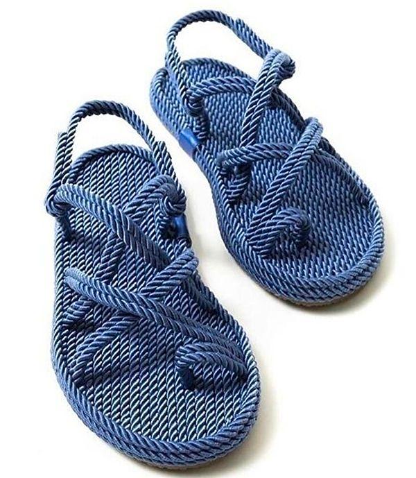 3. Mavi örgü-hasır sandalet.