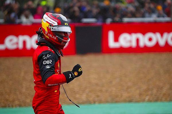 Olaylı geçen yarışın galibi Ferrari'den Carlos Sainz oldu.