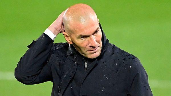 Cezayir asıllı Fransız Zinedine Zidane'ın saç ektirme söylentisi ise sosyal medyada büyük yankı buldu. Zidane hakkında yapılan yorumlara birlikte bakalım!