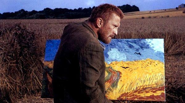 Ayrıca Van Gogh'un hayatının son yıllarında psikolojik sorunları arttığı için sanrılar görmeye başlaması ve akıl hastanesinde tedavi alması, kulağını kesme ihtimalini daha mümkün kılıyor.