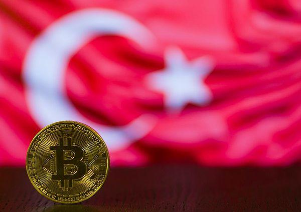 Türk Lirası değerini kaybettikçe insanlar kriptoya yöneliyor.