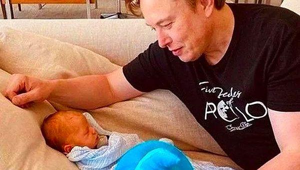 Şimdiyse Musk'ın ikiz bebekleri olduğunu öğrendik. Ne diyelim, kendisine hisse kalmadı gibi sanki ama tabii ki de sağlıkla büyüsünler!😅