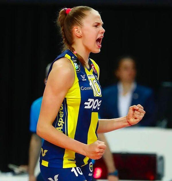 Fenerbahçe Opet'in yıldızı Arina Fedorovtseva'ya kariyerinde başarılar diliyoruz!🥰