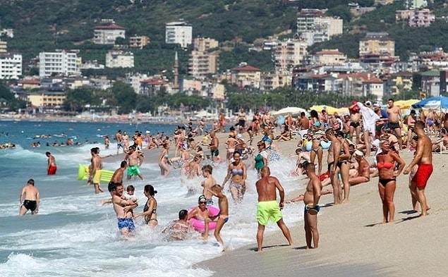 Gelelim 1 haftalık tatile önce biz bir Almanya'ya gidelim bakalım ne kadar tutacak? Sonra da Almanya'dan bir turisti Türkiye'de ne kadara ağırlayacağız? Gelelim 1 haftalık tatile önce biz bir Almanya'ya gidelim bakalım ne kadar tutacak? Sonra da Almanya'dan bir turisti Türkiye'de ne kadara ağırlayacağız?