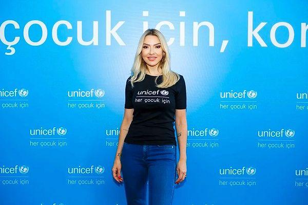 Toplumsal konularda konuşmaktan çekinmeyen güçlü şarkıcı, geçtiğimiz haftalarda UNICEF Türkiye tarafından Çocuk Hakları Savunucu olarak atanmıştı.