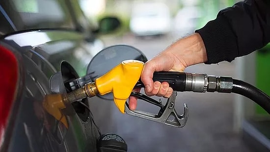 Benzine İndirim, LPG'ye Zam: Bu Geceden İtibaren Geçerli Olacak