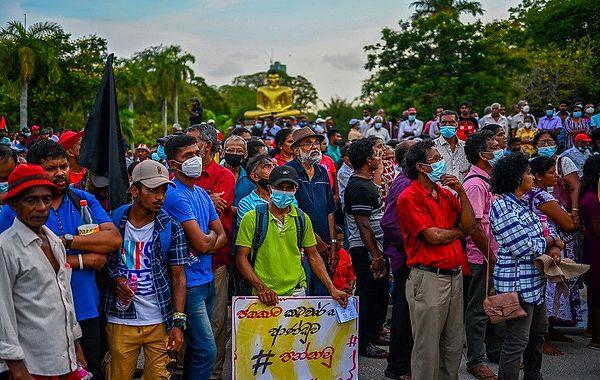 Nisan ayında başkent Kolombo'da başlayan protestolar ülke geneline yayıldı.