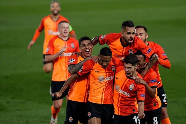 Bu karar yüzünden parasal açıdan zarar ettiğini ve yeni transferler yapamadığı görüşünü dile getiren Ukrayna takımının, FIFA’nın Tahkim Mahkemesi’ne (CAS) başvurduğu bildirildi. Bu karar yüzünden parasal açıdan zarar ettiğini ve yeni transferler yapamadığı görüşünü dile getiren Ukrayna takımının, FIFA’nın Tahkim Mahkemesi’ne (CAS) başvurduğu bildirildi.