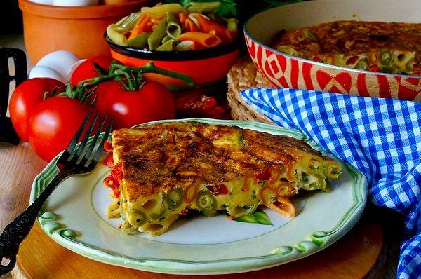 5. Makarnadan omlet tarifi