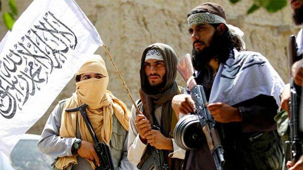 Şubat 2020'de ABD'nin çekilmesi karşılığında bazı şartları yerine getireceğine dair taahhütler veren Taliban, şu an başkent Kabil dahil olmak üzere yönetimi tekrardan ele geçirdi.