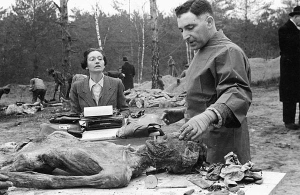 3 Nisan 1940’tan itibaren yaklaşık 22 bin civarı Polonyalı asker ve sivil Katyn Ormanı Katliamı’nda hayatını kaybetti.