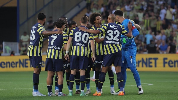 Fenerbahçe Şampiyonlar Ligi elemesinde karşılaştığı Dinamo Kiev maçında tribünlerden gelen tezahürat için açıklama yaptı. Açıklamanın tamamı şöyle: