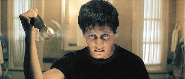 5. Donnie Darko / Donnie Darko - Karanlık Yolculuk (2001) - IMDb: 8.0