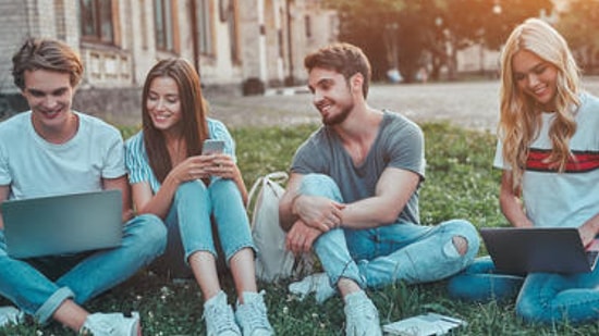 Duygu Aydın Yazio: 10 Maddede 20’li Yaşlar