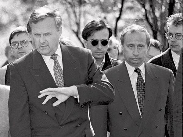 6. Sovyetler yıkıldıktan sonra yarbay rütbesiyle KGB'deki görevinden ayrılan Putin, bu dönemde taksicilik bile yaptı!