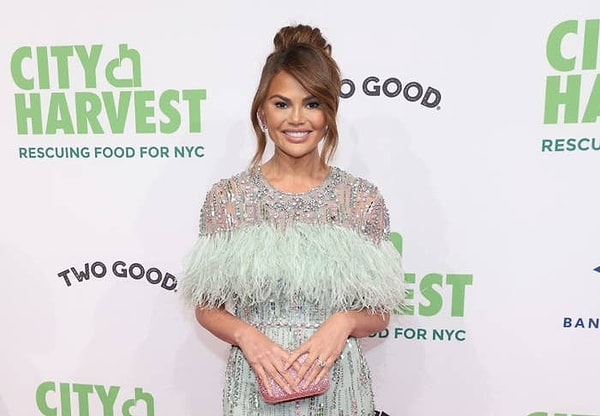 В феврале Тейген опубликовала в Instagram сообщение о том, что она начала лечение методом ЭКО, и попросила фанатов перестать спрашивать ее, беременна ли она.